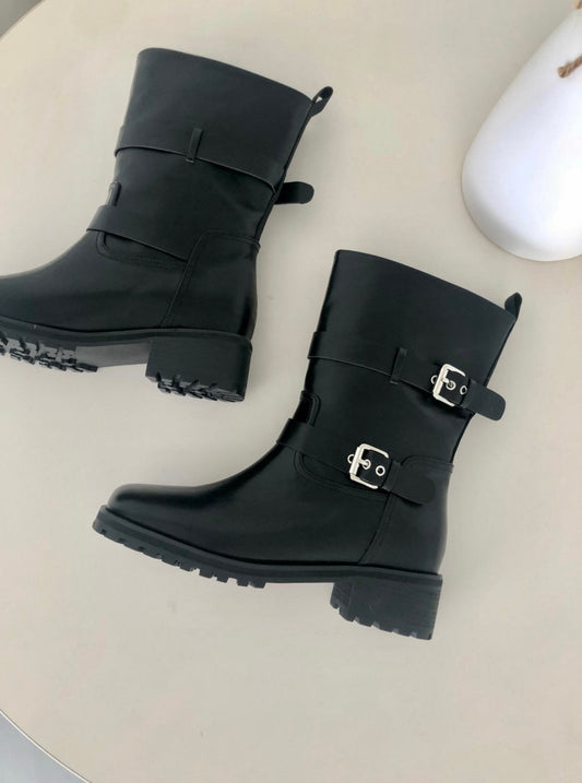 Buckle Middle Boots