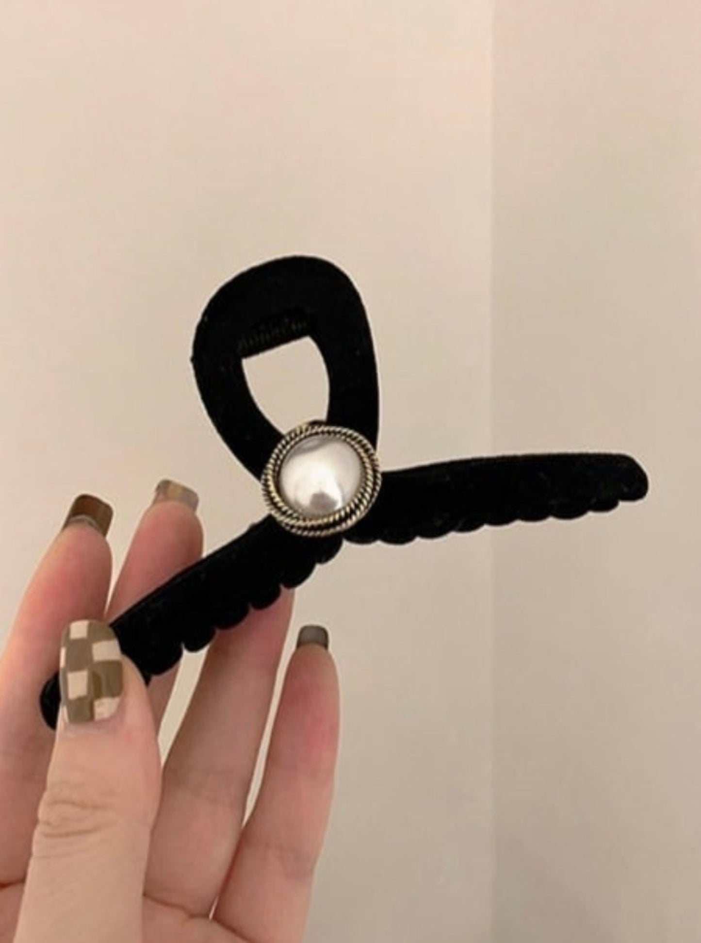 Pearl Velvet Claw Clip