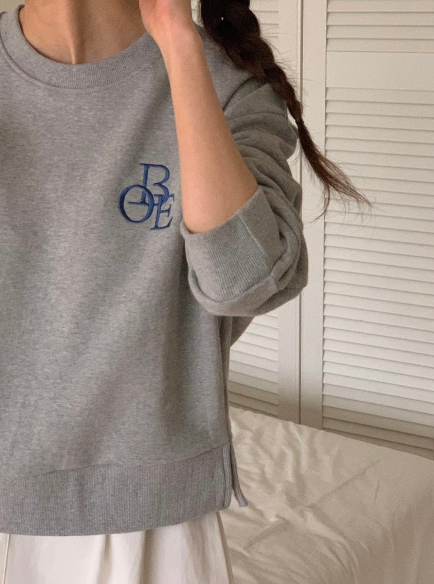 Embroidered Slit Sweatshirt