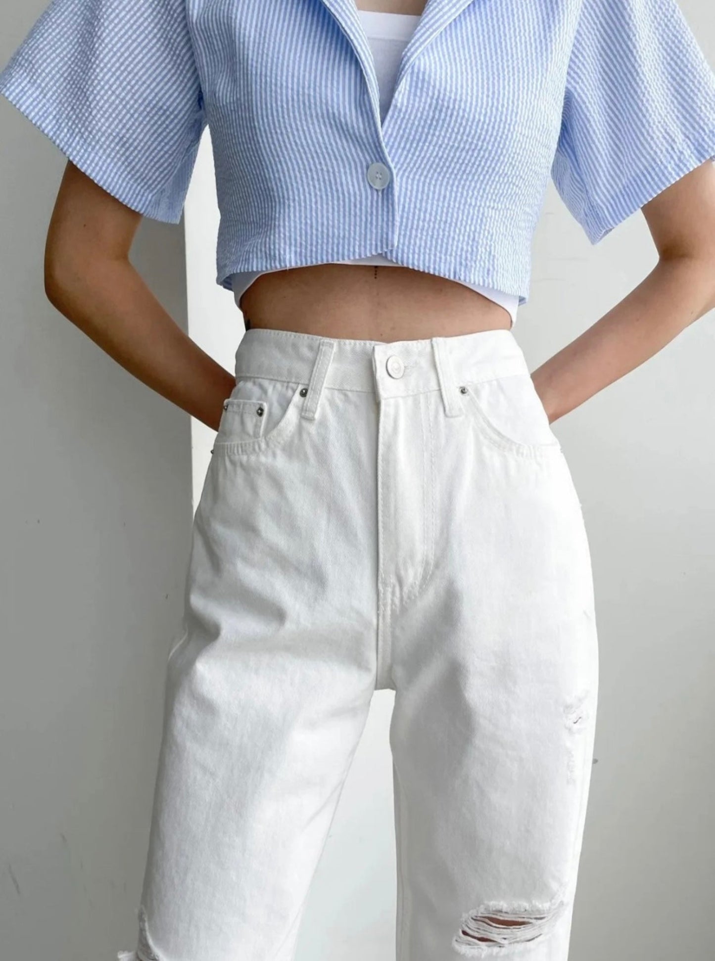 Distressed Baggy Jeans
