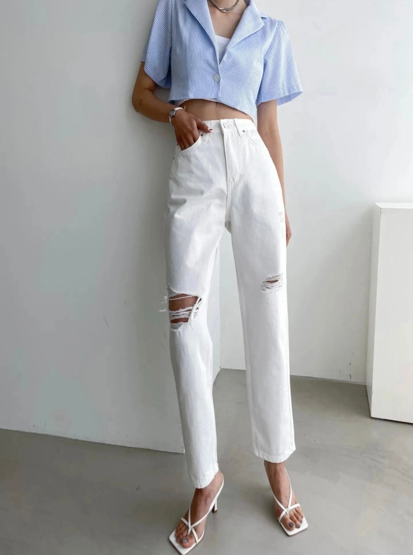 Distressed Baggy Jeans